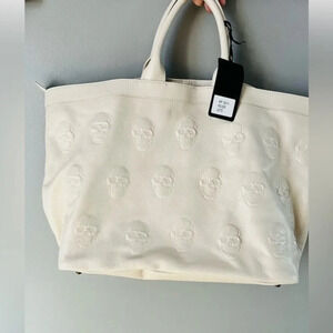 IO Pelle Italian Latte 3D Skull Leather XL Weekender Tote Bag NWT HTF